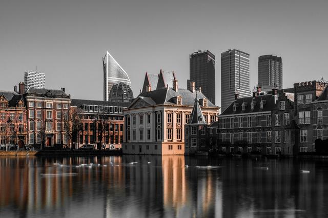 Michael Fousert / Unsplash Гаага